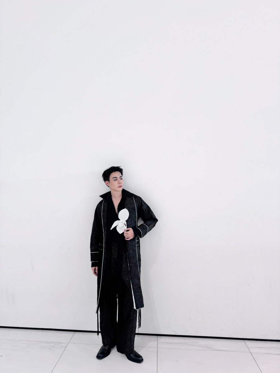 iLeang21's tweet photo. Handsome guy in black.

ZEE PRUK FREE TO BE EFW26
#ZeePrukatEFW26ICONSIAM https://t.co/nXpNSOFF1D