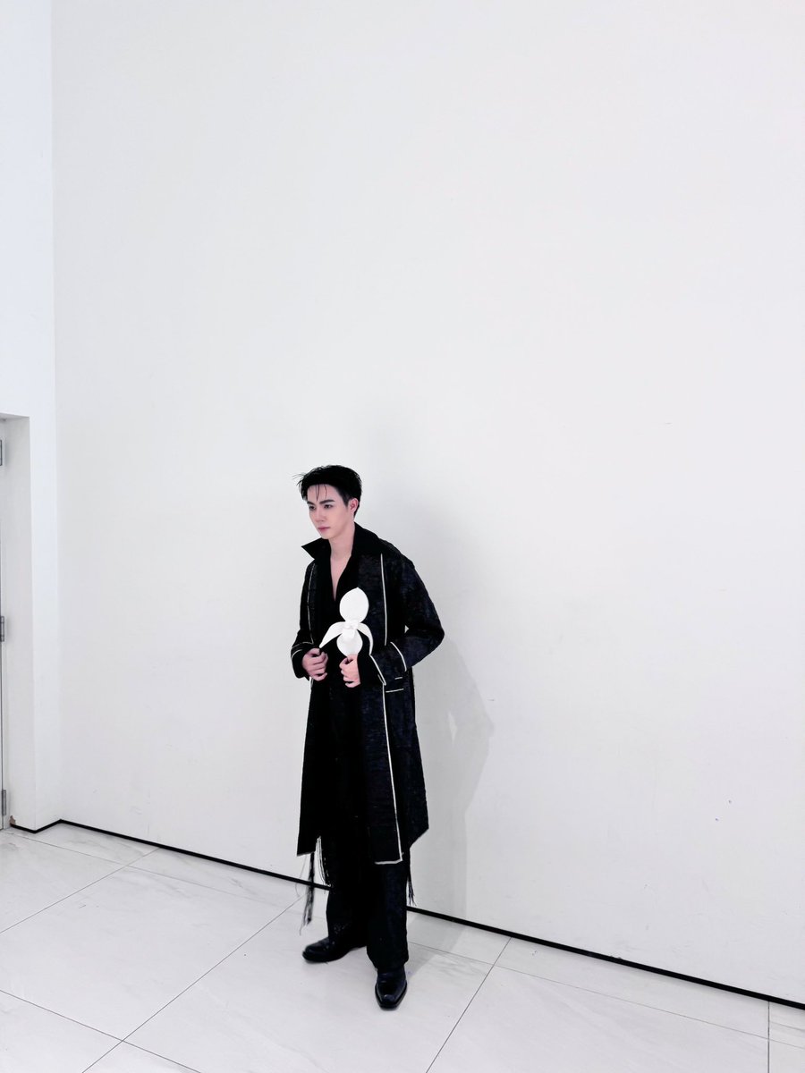 iLeang21's tweet photo. Handsome guy in black.

ZEE PRUK FREE TO BE EFW26
#ZeePrukatEFW26ICONSIAM https://t.co/nXpNSOFF1D