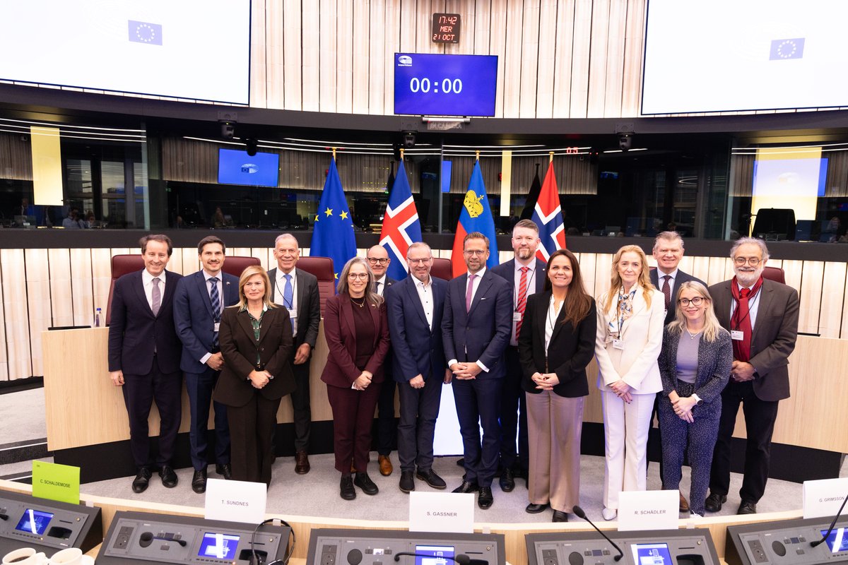 ep_diplomacy's tweet photo. 🇪🇺 The 66th #EEA Joint Parliamentary Committee in Strasbourg on 21–22 October brought together MEPs and parliamentarians from 🇮🇸 #Iceland, 🇱🇮 #Liechtenstein and 🇳🇴 #Norway, with 🇨🇭 #Swiss parliamentarians attending as observers.

🗣️ Chaired by #DEEA Chair @norbertlins and co-chaired by Norwegian MP Nikolai Astrup, parliamentarians looked at how the EEA Agreement is working in practice, as well as EU–Norway political relations. Members also discussed key files shaping Europe’s competitiveness and security, from emissions trading and public procurement to space, energy grids, military mobility and industrial policy.

❄️ On Thursday, members also joined the @EP_ForeignAff @davidmcallister
for the presentation of the New Strategy for the #Arctic with @CVeronRevilleEU, Special Envoy for Arctic Affairs.

 #parliamentarydiplomacy @Europarl_EN @EFTAsecretariat @Stortinget @Althingi @ParlCH