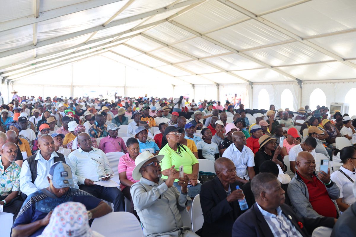DMPR_ZA's tweet photo. The Minister noted that according to recent data, mining remains the most positive contributor to the fiscus through taxes, royalties and other financial contributions. He said this money becomes taxpayers' money that helps everyone. https://t.co/lB5YXXpZV9