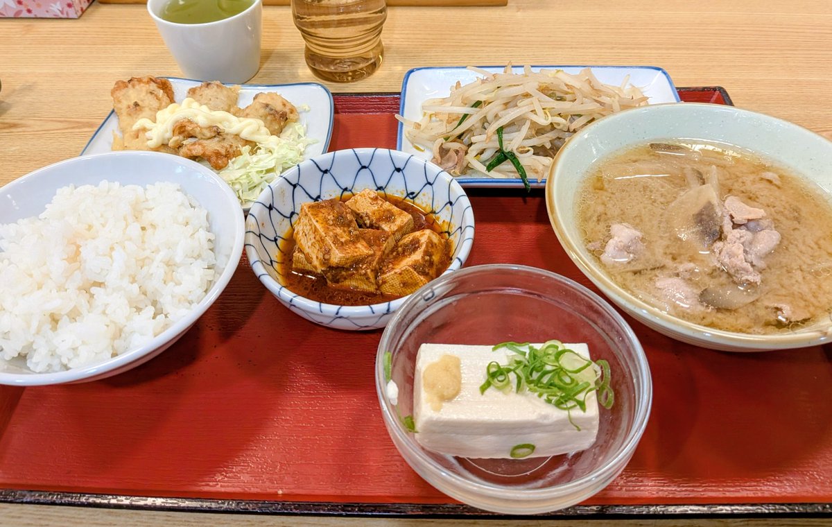 HgZ6F9iFfu06Xw2's tweet photo. リハビリ💪の帰りに…食べたく成ったカレーうどん屋さんに行くと休み💦ならば知り合いのラーメン屋さんへ🚙2軒行くと…休みと💦オープン前💦

…嫁に『晩御飯なんか有る？』ってラインしたら返信なし💦なので久々に江坂食堂さんへ😄食材の価格が高く成ってるから仕方がないのですが😅少〜し高く成ってるのかなぁ…でも旨かった😋
お知らせも‼️

https://t.co/zGKXOx1udg