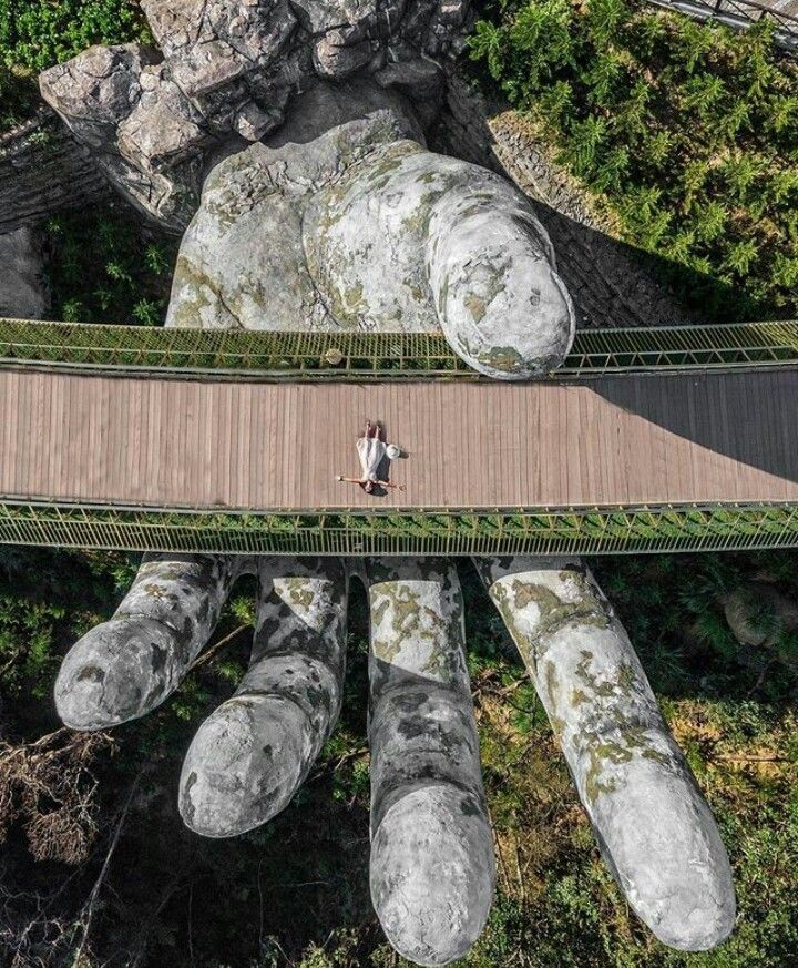 nellitziitap's tweet photo. Góc nhìn từ trên cao của Cầu Vàng Đà Nẵng, Việt Nam https://t.co/vCSBN2IkxS