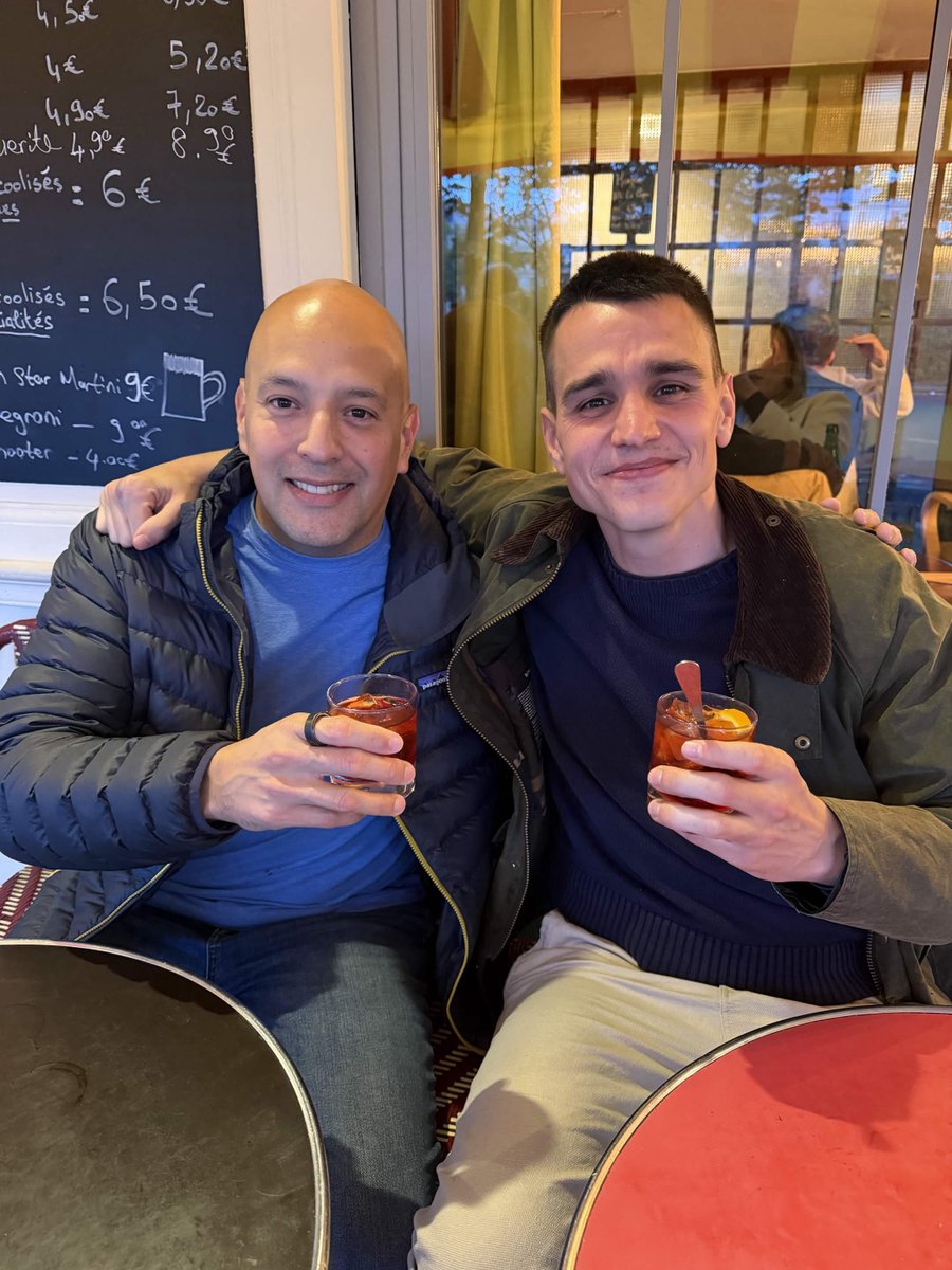 ScottishWhoDat's tweet photo. Just a couple of Saints fans enjoying Paris 

@Darth_Saint https://t.co/wGl53un9RL