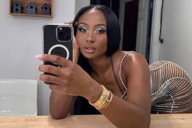 PopBaseUpdates's tweet photo. Travis Kelce's jobless ex-girlfriend Kayla Nicole comments under Megan Thee Stallion's recent post after unfollowing her years ago.

This comes after she previously thought Megan and Travis were rumored to be dating. https://t.co/898d2snNRh