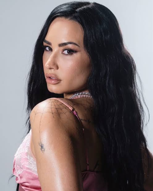 acervolovato tweet picture