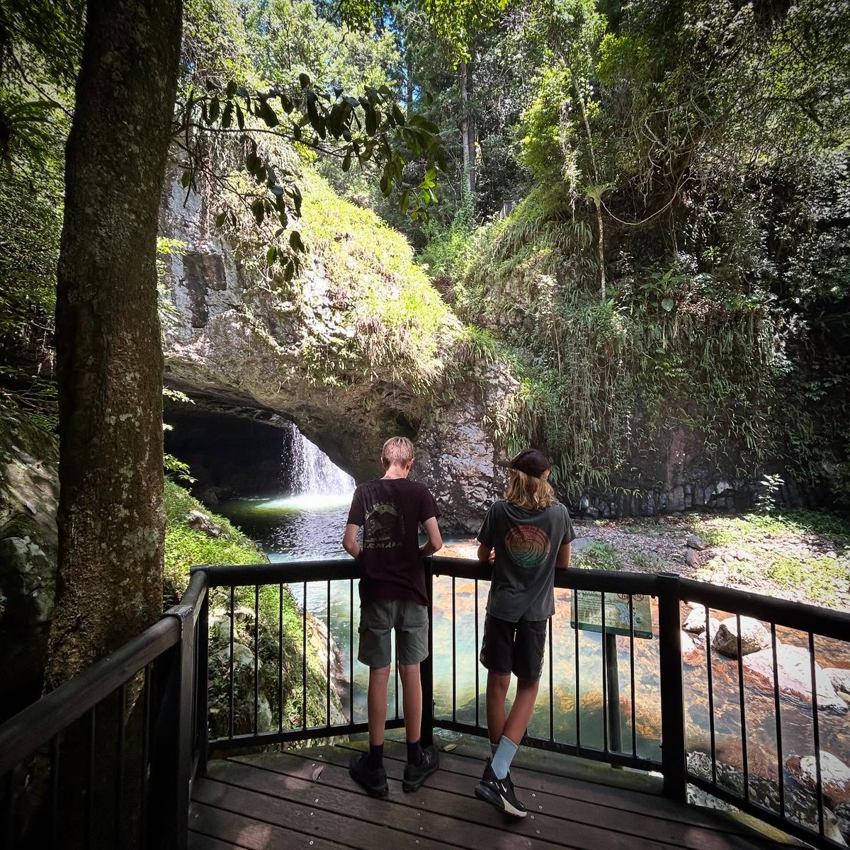 EddieLqBurch4PL's tweet photo. Natural Arch looking spectacular today with my two little adventurers. https://t.co/Ap5Jy3aChU