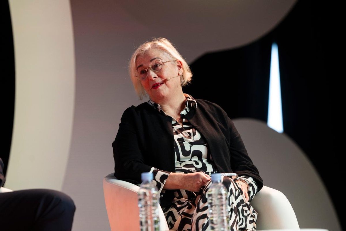 INCIBE's tweet photo. La #ciberseguridad evoluciona y la colaboración es clave para afrontar los nuevos retos.

Ana Ayerbe, presidenta de RENIC, destaca la colaboración en #20ENISE entre investigación y empresas para desarrollar conjuntamente nuevos productos y servicios de ciberseguridad. https://t.co/Y4Um0AoUwG