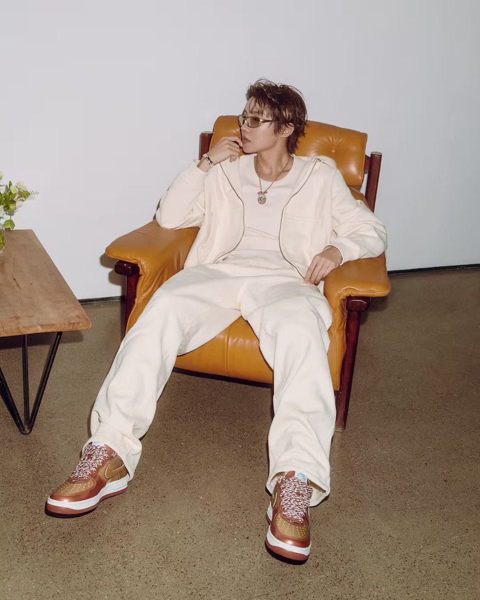 JHPOPBASE's tweet photo. j-hope has reached 57M followers on Instagram. 

he’s the most-followed male K-rapper on the platform. https://t.co/K3DFblCjaW
