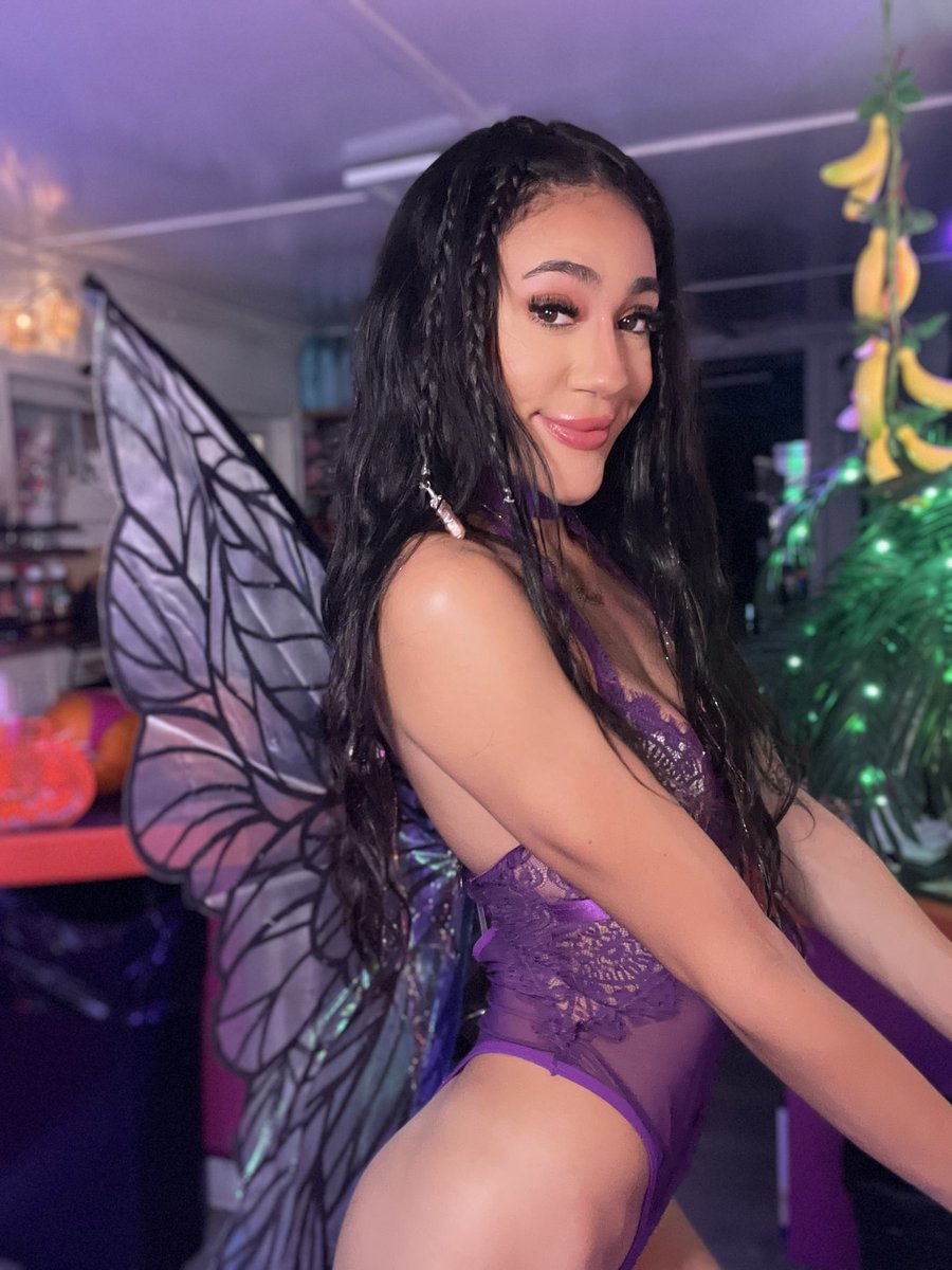 BaristaKendall's tweet photo. Bratz pixie realness 💜💜💜

#bratz #pixie #purple #coffeegf https://t.co/KYybblnbbk