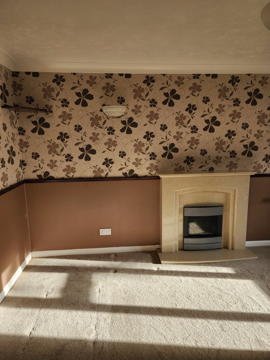 joevansstc's tweet photo. What have I done ๐ญ๐คฃ #movinghouse #nottomytaste #downsizing https://t.co/EH3kYny5ll