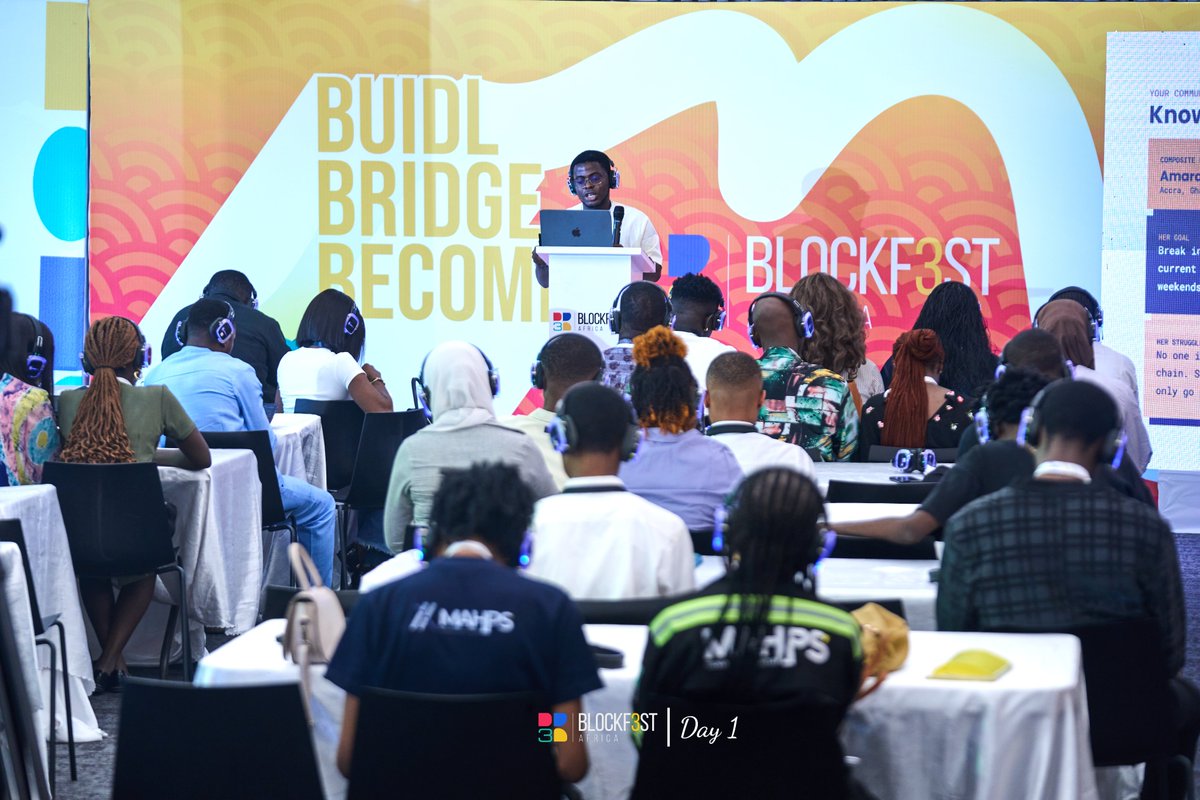blockfestafrica's tweet photo. 𝐓𝐄𝐂𝐇𝐍𝐈𝐂𝐀𝐋 𝐖𝐎𝐑𝐊𝐒𝐇𝐎𝐏 𝐇𝐈𝐆𝐇𝐋𝐈𝐆𝐇𝐓𝐒 

A few moments from Sodiq Akinjobi’s workshop session.

#BlockfestAfrica #BlockfestAfrica2026 #TheNewTradeRoute https://t.co/UiRrrjMbjE