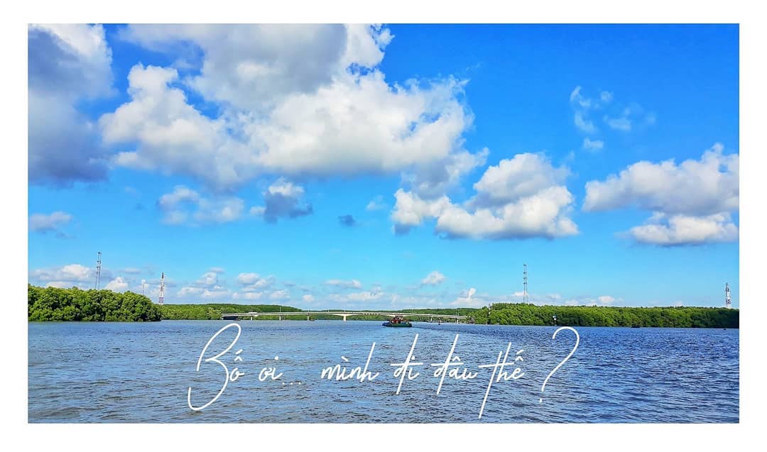 DevinxEStaffEgO's tweet photo. Lớn rồi, ta đi cùng người yêu, bạn bè, đồng nghiệp, thậm chí người lạ, chỉ hiếm khi đi cùng bố mẹ. Nhưng với bố mẹ, du lịch không cần nơi đẹp nhất, chỉ cần cả nhà ngồi bên nhau, ăn ngon và cười trong một tấm hình. https://t.co/TstqhfngTT