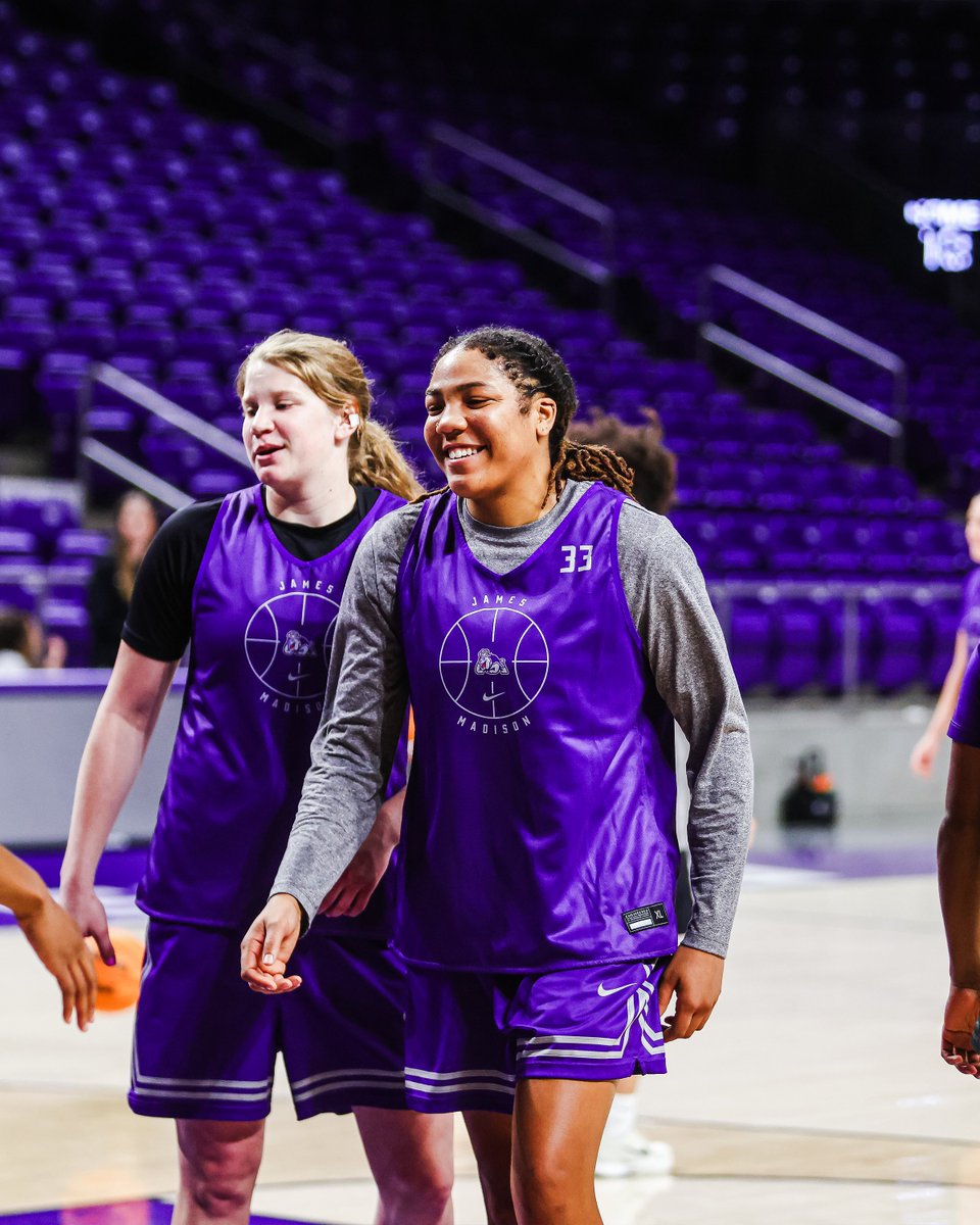 JMUWBasketball's tweet photo. Ball up top.

#GoDukes https://t.co/c8cJ4iZJFd