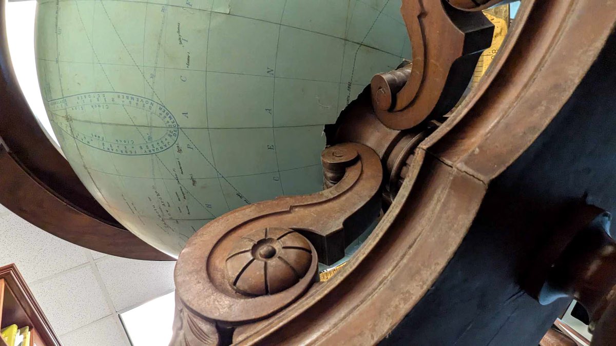 allenanalysis's tweet photo. 🚨NEWS: Pete Hegseth wanted a priceless World War II-era globe used by Dwight Eisenhower displayed in his Pentagon office, but instead of waiting for professional curators, his staff attempted to move the historic artifact themselves and DROPPED IT, puncturing the globe near Antarctica and breaking its mounting, according to The Washington Post. The Pentagon confirms the damage.