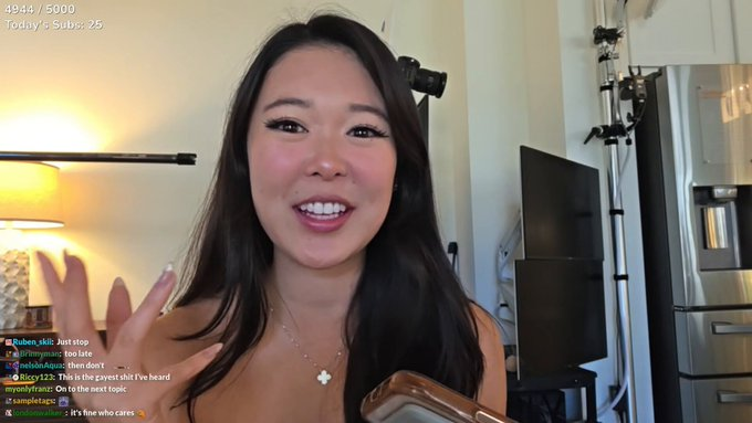 The_HappyLounge's tweet photo. π¬ ExtraEmily gets emotional
She ended stream after Ludwig said heβd never forgive the late wedding guests
Being late was wrong but public callouts made it internet drama
Cool fact: Emily says a wrong address caused it
Too far?
#ExtraEmily #Ludwig https://t.co/yVJikiTbO0
