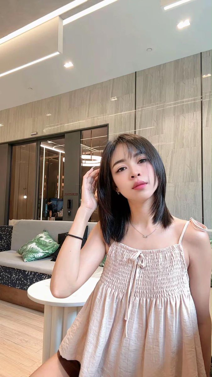mimixomood's tweet photo. @Raissatravels can you handle me??? https://t.co/3UMEW1XUom