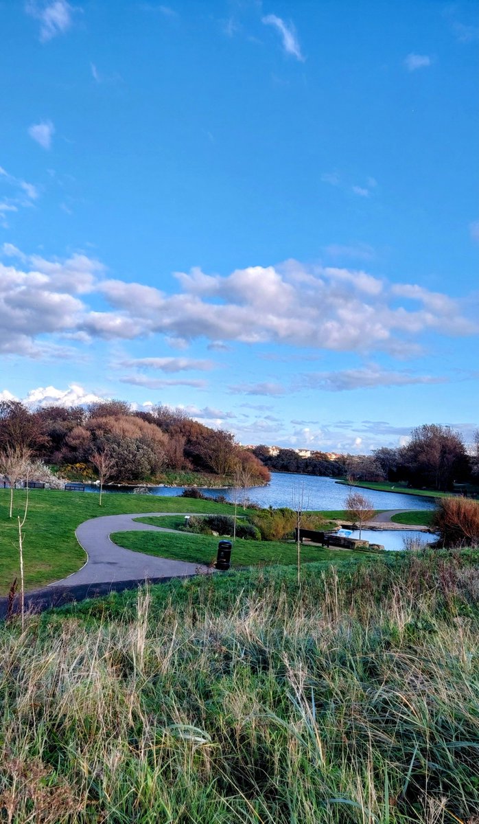 doeg123's tweet photo. Fairhaven lake between Lytham st Ann's and Lytham a lovely walk today sun shining ✨️ 😎 🌞💫 https://t.co/kwxDRqy7tQ