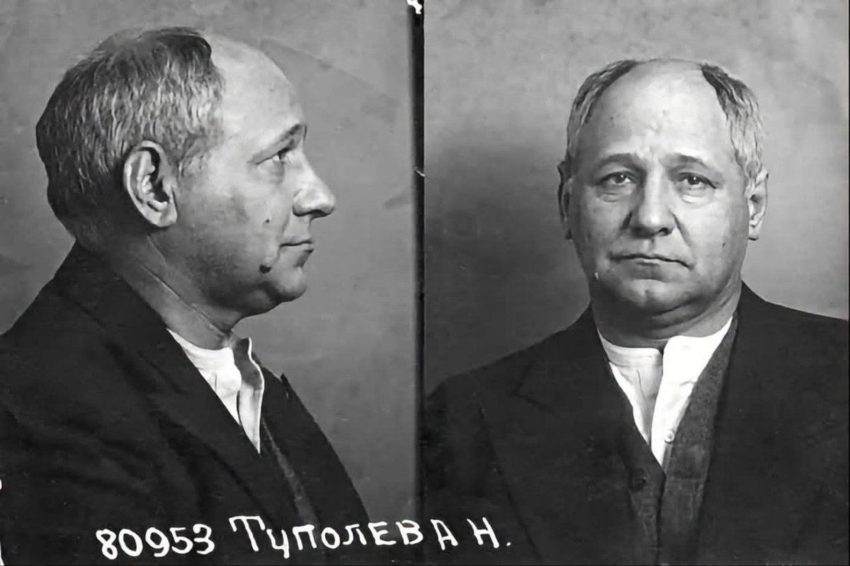 JohnKaiff's tweet photo. В октябре 1937 года прославленный авиаконструктор Андрей Туполев, увенчанный тремя орденами Ленина, был арестован по абсурдному обвинению в работе на немецкую разведку и фашистскую партию. Работая в заточении во главе спецбюро («шарашки»), он⬇️ https://t.co/XZdC8TomDr