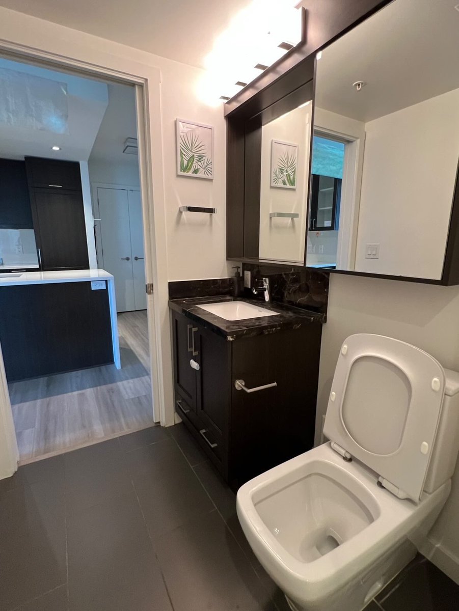 hannah_rachel02's tweet photo. $1350 per month
Not including hydro and internet. (Will be around 50ish a month)
Gym and swimming pool in the building
Only a 5-minute walk to Joyce SkyTrain Station
Private bathroom / Only one roommate
Available from December 1st
DM me if you’re interested!! https://t.co/zdnl6s8rHB