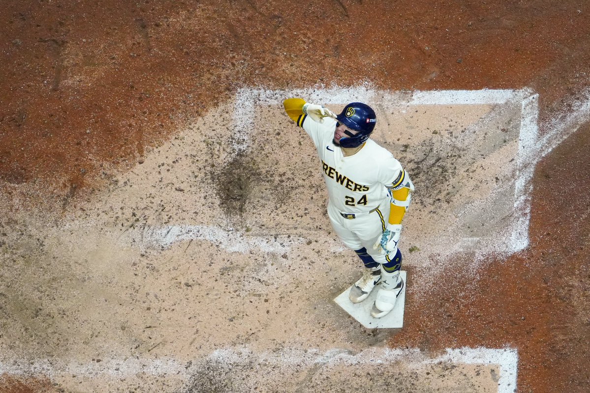 Wcontreras42's tweet photo. OK @BREWERS FAMILY…. READ THIS THEN LOCK IN @PlayersTribune 
https://t.co/ATHkLfDYai https://t.co/FfSFtEcGCP