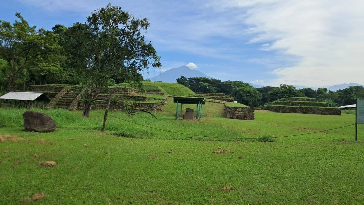 Sectur_Chiapas's tweet photo. ¡Viaja al pasado en la zona arqueológica de  Izapa! 🗿

En Tuxtla Chico,  Izapa te invita a descubrir las huellas de una antigua civilización, entre estelas, esculturas y misterios que cuentan la historia de nuestros antepasados.

#ChiapasExtraordinarioPorNaturaleza #Tapachula https://t.co/V6JJ7JLpDL