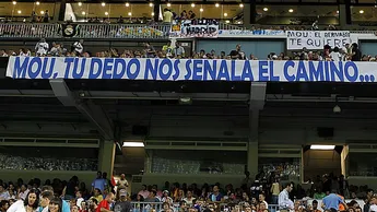 RAMplug's tweet photo. @LaLiga y un dedo y seguidores bastante deplorables https://t.co/8KVLMCYwQi