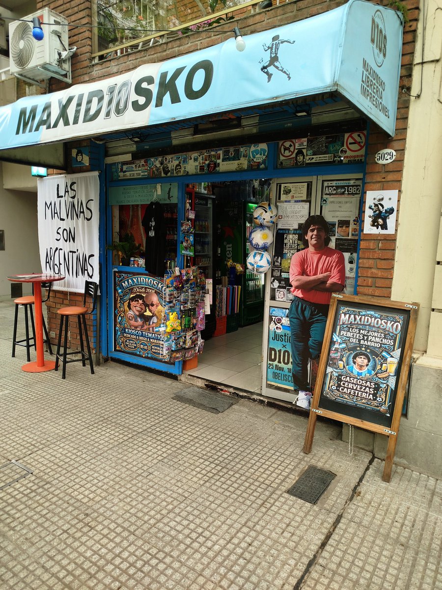 matiastrokes's tweet photo. Como se viste / donde la voy a llevar a comer un panchito con lluvia de papas https://t.co/uhu3K00Lb2