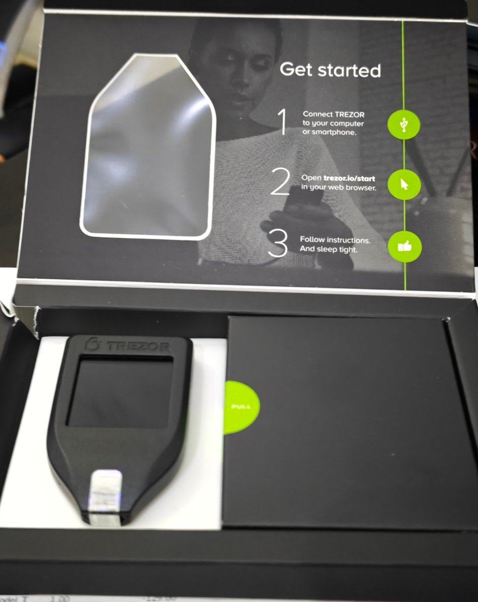 mztacat's tweet photo. Trezor [@Trezor ] Model T arrived fpr Level 10+ @jumperapp user arrived. 

Time to work for the bags from ground up $0 - ~

Hope it plays out safe
Let's play . . . https://t.co/mAeXaai6su