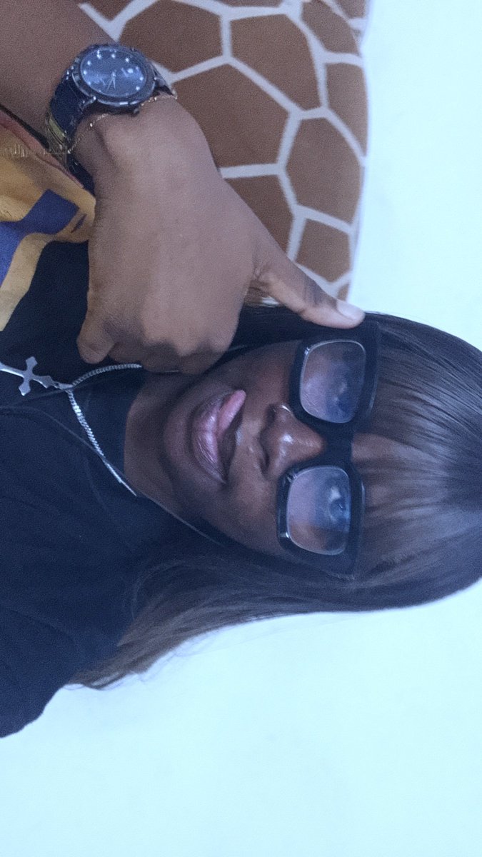 Mikabarelyexist's tweet photo. #workday15 https://t.co/a19uQyOHMg