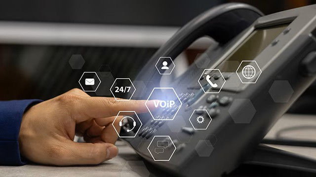 Mobility_Man's tweet photo. 59% of businesses now use Unified Communications as a Service (#UCaaS) as their sole phone and collaboration platform (per Metrigy). Discover how @CDWCorp can ensure a seamless migration. https://t.co/6Ewi1UOryC https://t.co/0Zrx4ZihBR