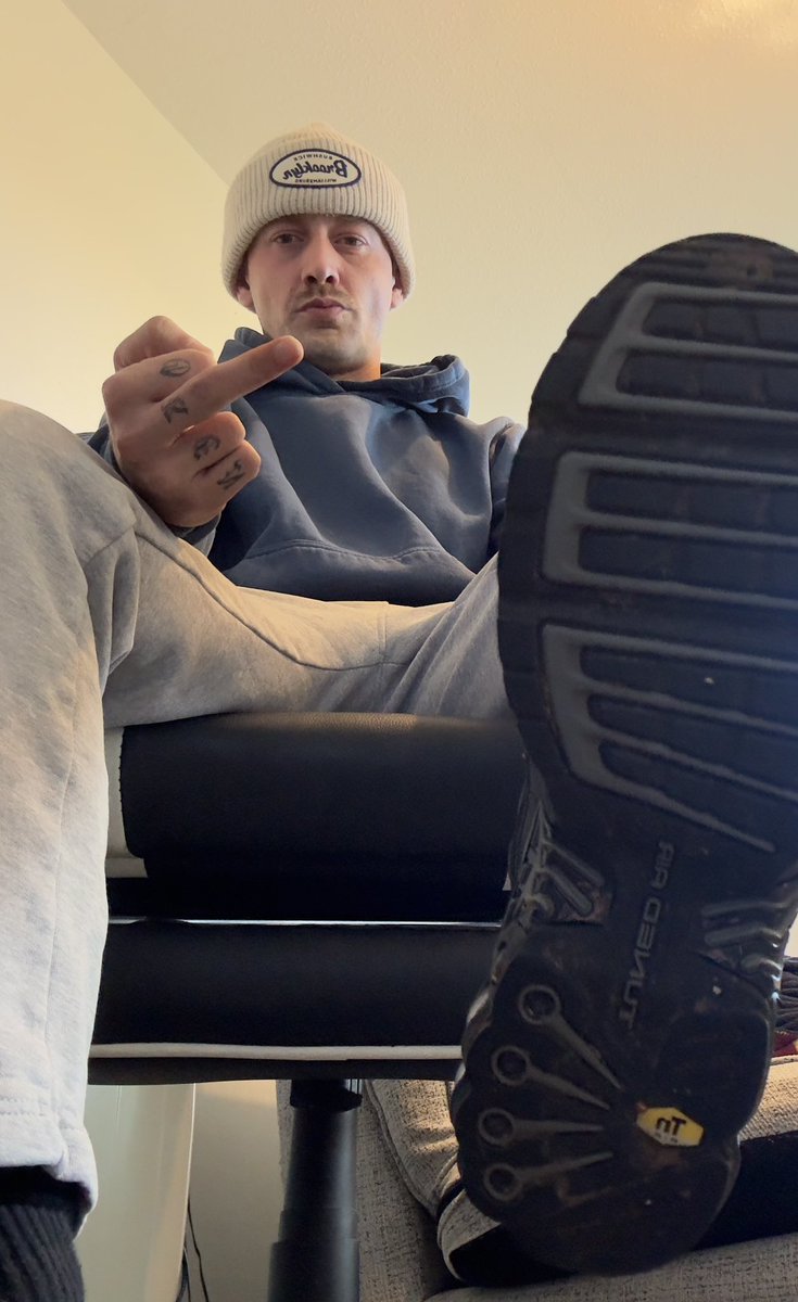 SeanMaster's tweet photo. Still sick, just ordered some new tyres. 

I want one of you to step up &amp; fund it 

£172 

To throne, Rev or PayPal 🤑 https://t.co/v9fdHksMk2