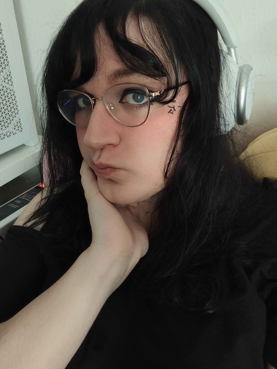 LinbornART's tweet photo. Feeling void aligned today. Might consume goblins later. https://t.co/2Bjj3s5eiz