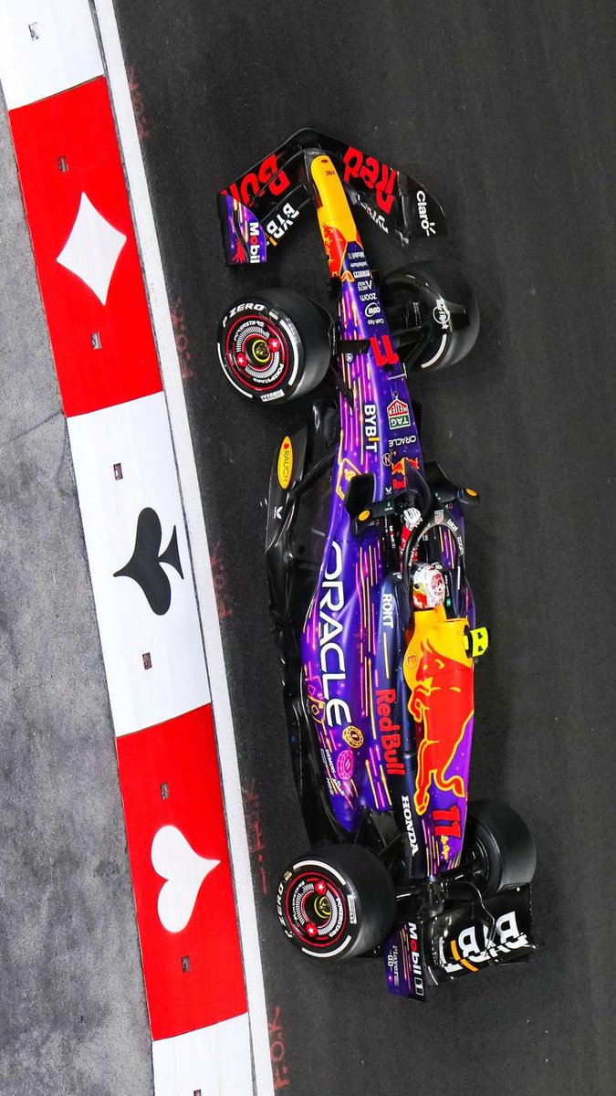 tirii_f1's tweet photo. Which is the best RBR livery ever? https://t.co/HOX31OrIQQ