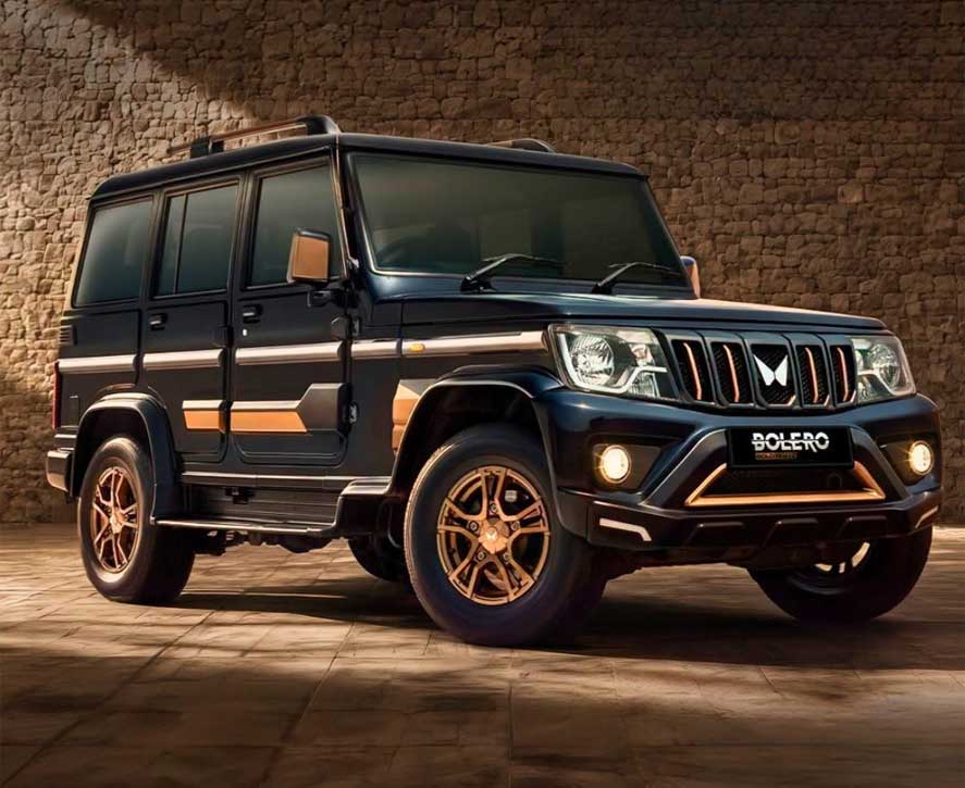 AutoGuideIndia's tweet photo. https://t.co/hfZiFuAI0u
Mahindra has revealed the 2026 Bolero Bold Edition with bronze exterior accents, black leatherette seats, special floor mats and a rearview camera.

It retains the 1.5-litre diesel engine producing 76 hp and 210 Nm.

#MahindraBolero #AutoNews https://t.co/k39DoqI8Yj