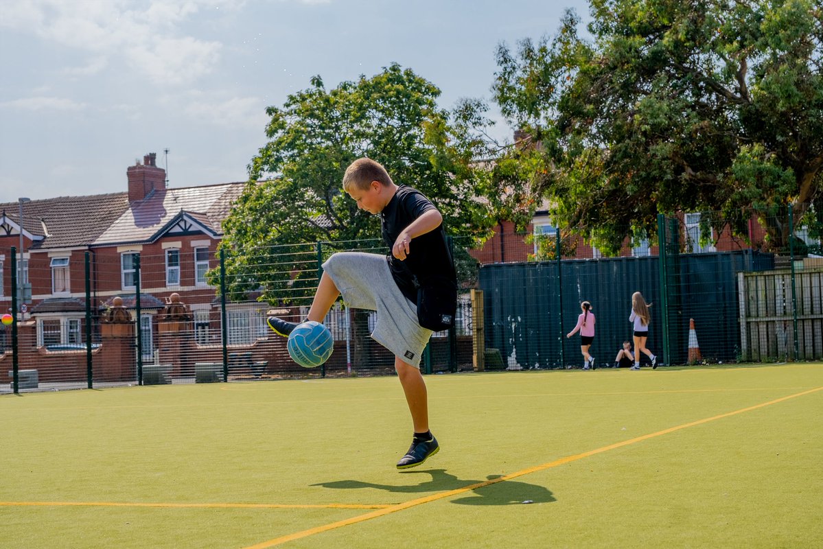 FTFCCommunity's tweet photo. Half-term sports camps are almost here! ⚽

Join us from Monday 26th to Friday 30th October for five days packed with sport, teamwork and fun! 🌟

Spaces are filling up, so book your place today and don't miss out! 🙌

Locations:
📍Poolfoot Farm Football Camp ~ £16 per day
📍Chaucer Multi-Sports Camp ~ £16 per day
📍Carleton Green Multi-Sports Camp ~ £18 per day
📍Fleetwoods Charity Multi-Sports Camp ~ £16 per day
📍Sacred Heart Multi-Sports Camp ~ £16 per day

🔗Book Now:
 https://t.co/ExKYI1voqz

#fleetwoodtowncommunitytrust  | #OctoberHalfTerm | #SportsCamps | #halfterm