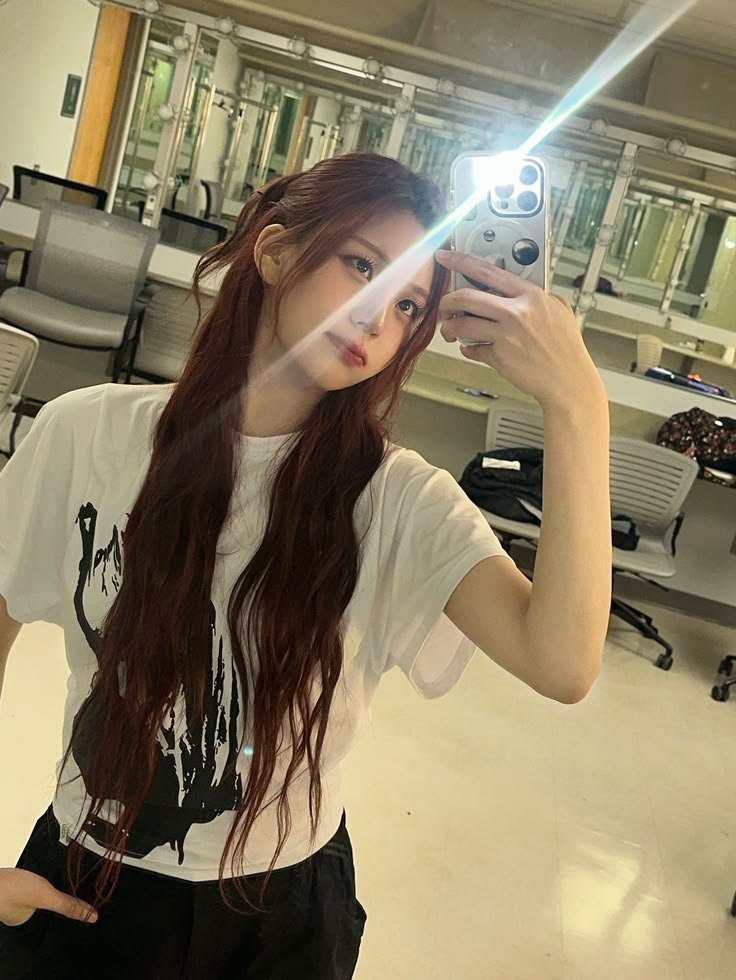 svUMJI's tweet photo. @ZEROSAUVAGE I’m Gendis as Umji. Ready to drop into ZERO SAUVAGE, trust no one, and survive until the end. https://t.co/UHc3tEpOym