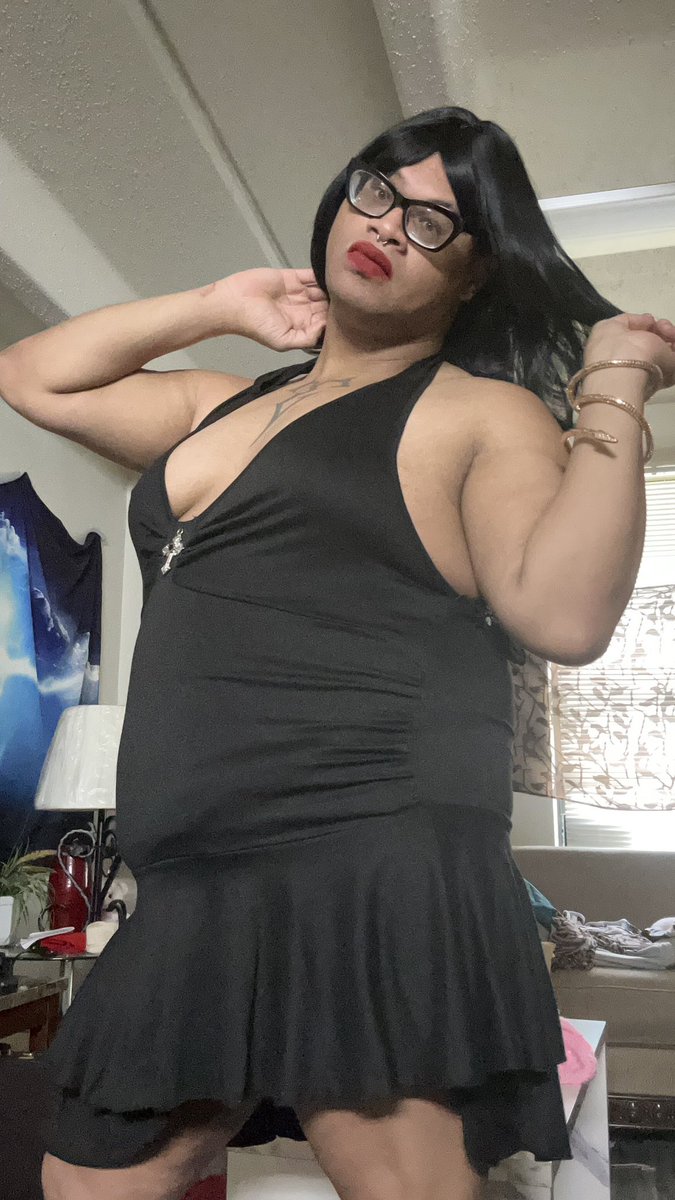 RoxitriplexX's tweet photo. Thatโs candy bling on my body ๐ค#cute #seductive #testdrive https://t.co/gI4b1Xcai4