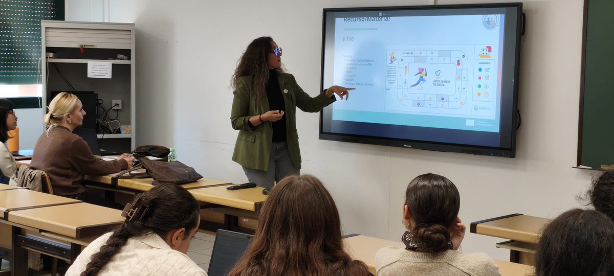 fintras's tweet photo. Hemos tenido la oportunidad de compartir los #resultados del proyecto europeo #TalentED con el alumnado de la @feyts_uva, futuros profesionales de la #EducaciónSocial. Durante la sesión reflexionamos sobre los retos y oportunidades para mejorar la #empleabilidad de las personas #autistas y presentamos herramientas y recursos innovadores desarrollados para favorecer su #inclusión sociolaboral.

Gracias por el interés, la participación y las enriquecedoras aportaciones de quienes pronto estarán acompañando a las personas en la construcción de sus proyectos de vida.

En la noticia de nuestra web hacemos balance de este proyecto europeo, financiado por el programa @EUErasmusPlus de la UE, que está a punto de terminar 👇
https://t.co/VjcOaXI9yP