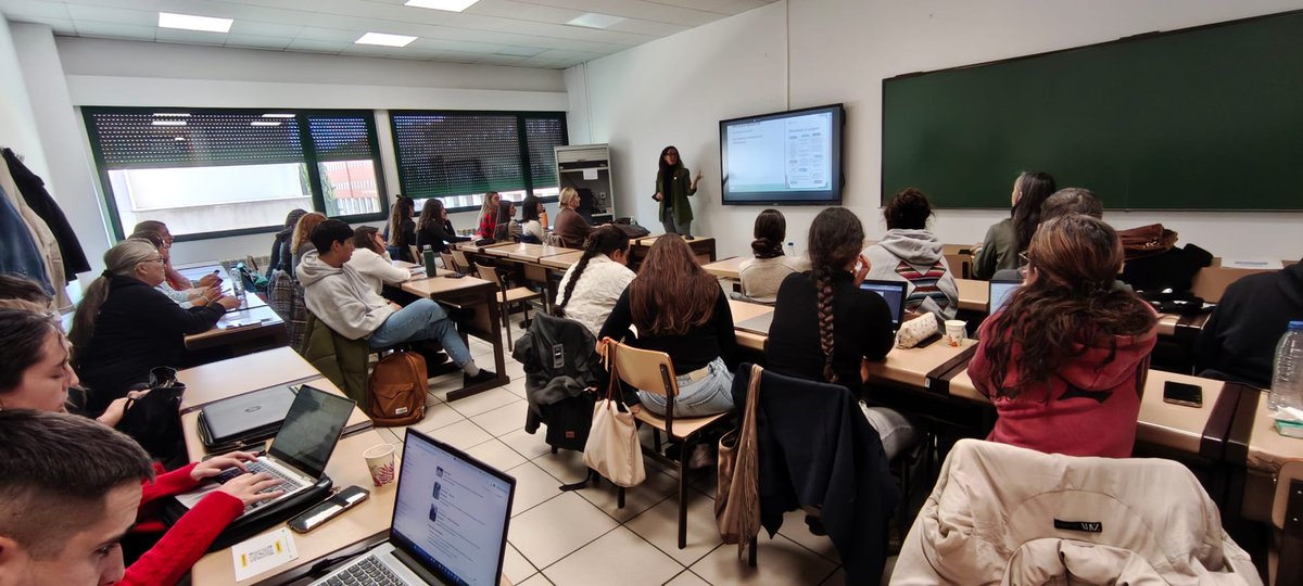 fintras's tweet photo. Hemos tenido la oportunidad de compartir los #resultados del proyecto europeo #TalentED con el alumnado de la @feyts_uva, futuros profesionales de la #EducaciónSocial. Durante la sesión reflexionamos sobre los retos y oportunidades para mejorar la #empleabilidad de las personas #autistas y presentamos herramientas y recursos innovadores desarrollados para favorecer su #inclusión sociolaboral.

Gracias por el interés, la participación y las enriquecedoras aportaciones de quienes pronto estarán acompañando a las personas en la construcción de sus proyectos de vida.

En la noticia de nuestra web hacemos balance de este proyecto europeo, financiado por el programa @EUErasmusPlus de la UE, que está a punto de terminar 👇
https://t.co/VjcOaXI9yP