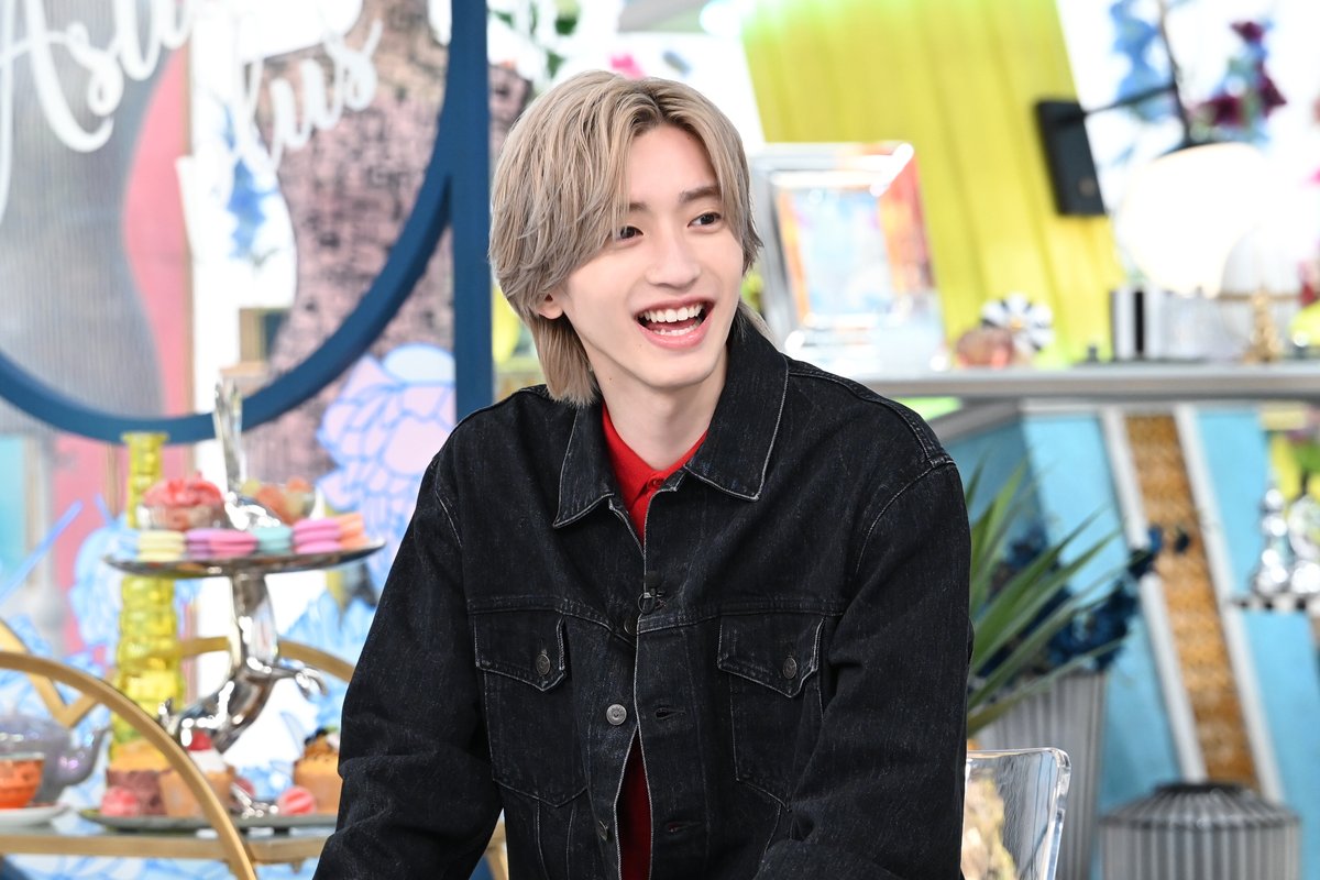 TVGweb's tweet photo. 「A-Studio＋」10/23放送⏰

なにわ男子・道枝駿佑の
“ポンコツ”エピソードが続々判明⁉️

Kis-My-Ft2・藤ヶ谷太輔が
道枝の姉2人に取材📝
親友・水沢林太郎との思い出も

初単独主演の舞台演出
森新太郎からのメッセージも💭
「メンタルが鍛えられた」

https://t.co/cCC7NroSH6

#Aスタプラス https://t.co/u6lVqzIARf