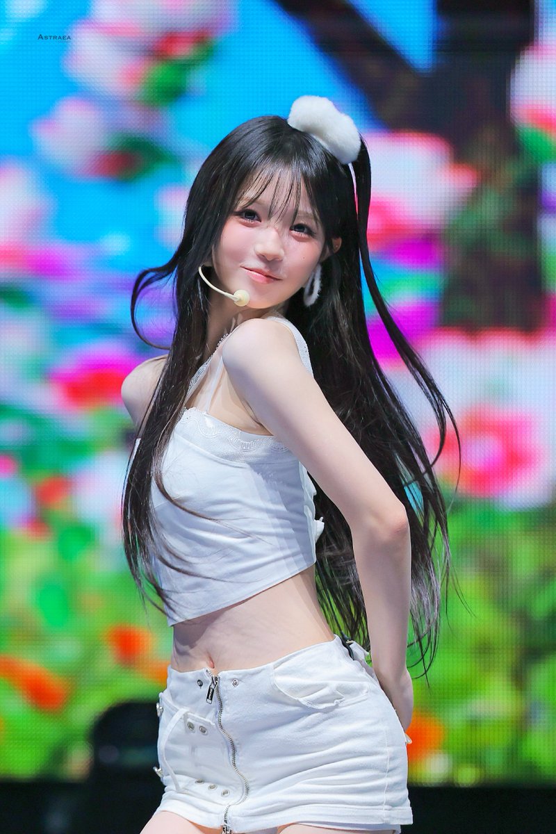 Astraea_kcw's tweet photo. 261018  Cheer up

#채원 #ChaeWon #tripleS https://t.co/WASEeoCU4n