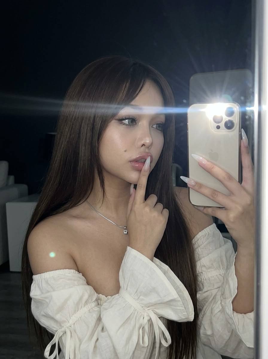 CherilynMe4ez's tweet photo. Chasing sunshine in Khobar ✨
#ladyboy_khobar🌈#ladyboy_dammam https://t.co/qYwll0Y26W