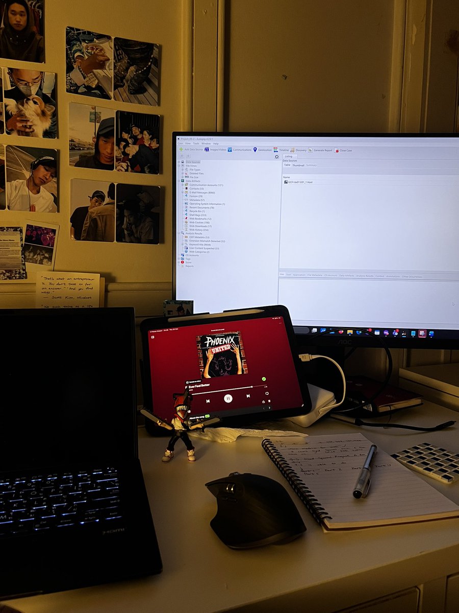jazisstudying's tweet photo. late night catching up with assignments + a lil faceless selfie feeling myself after work lmaooo https://t.co/DGZzSxyPU8