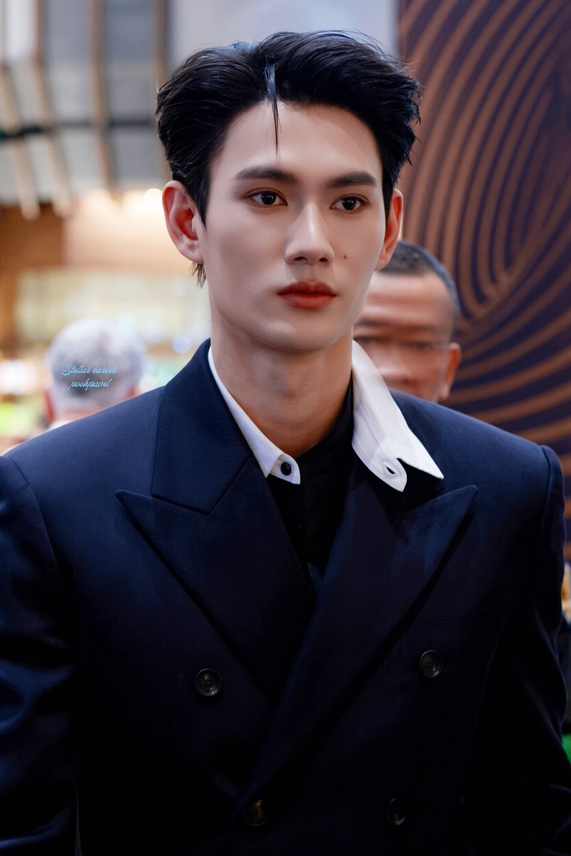 24hwip's tweet photo. Thank you for emphasizing Pavel's luscious lips 😫❤🧎‍♀️

PAVEL BAAB EFW26 ICONSIAM

#ELLEFashionWeek2026xBaabxPavel https://t.co/C7hqC4TOck