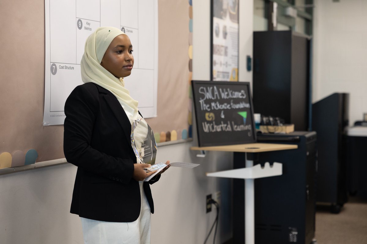 SWCSD's tweet photo. Congratulations to South Western Career Academy senior Hangatu Ebro, who was surprised with a national GritGrant and $2,500 for demonstrating exceptional perseverance, resilience, and an entrepreneurial mindset! https://t.co/crn1g5OT8f