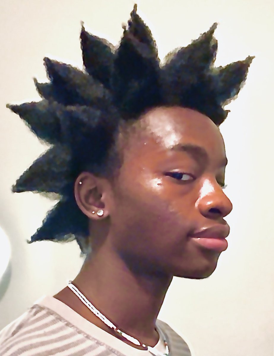 SKULLYtwtt's tweet photo. Selfie w/ no sideburns https://t.co/qSS9iSsCQi