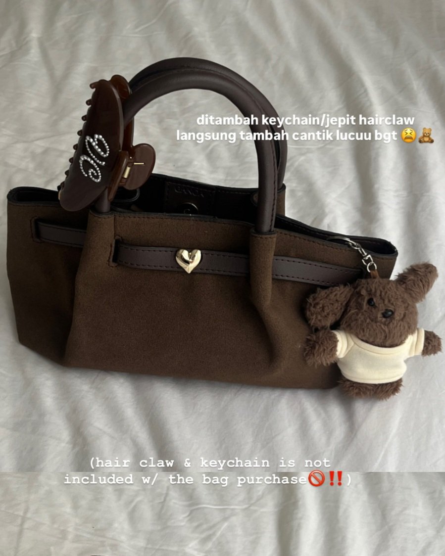 polkjaq's tweet photo. PLIS LIRIK TAS LOCAL BRAND INI... literally semua barang bisa diangkut 🤣 warnanya juga cakep! https://t.co/BUwLHAzetk