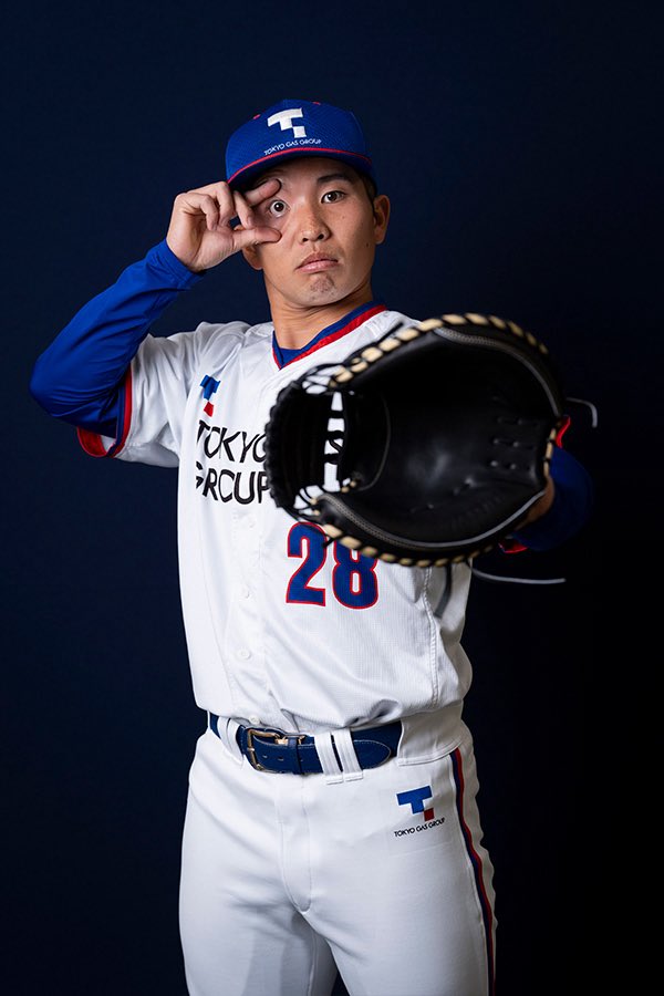 BomberPitch's tweet photo. なんでホームページの写真が変なやつばっかプロ行くんだ
#おめでとう
#東京ガス https://t.co/W8QTUeZ3l9