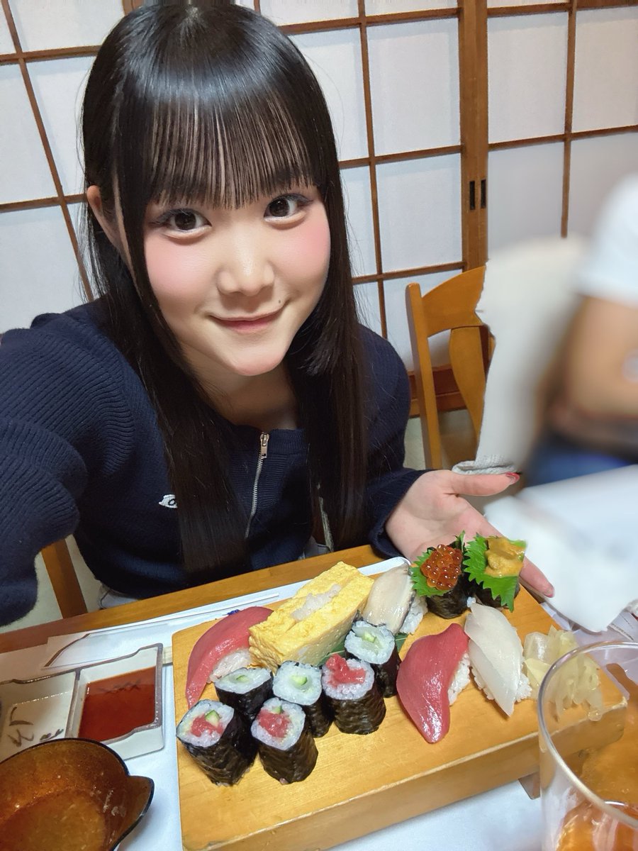 toa_setsuna's tweet photo. 今日は家族でお寿司食べてきたよ🍣
美味しくて幸せだったー！ https://t.co/wHBIQQHL5i