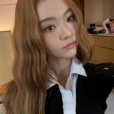 gitaezy's tweet photo. [ day 1] 

hii! i'm andrea n i'm  looking for moots! 

— filo, she/her
— not a minor
— mostly girl groups : meovv &amp; aespa ult
— not new to #kpoptwt &amp; #stantwt 

like/retweets are much appreciated ! https://t.co/tRCL6wtAc0